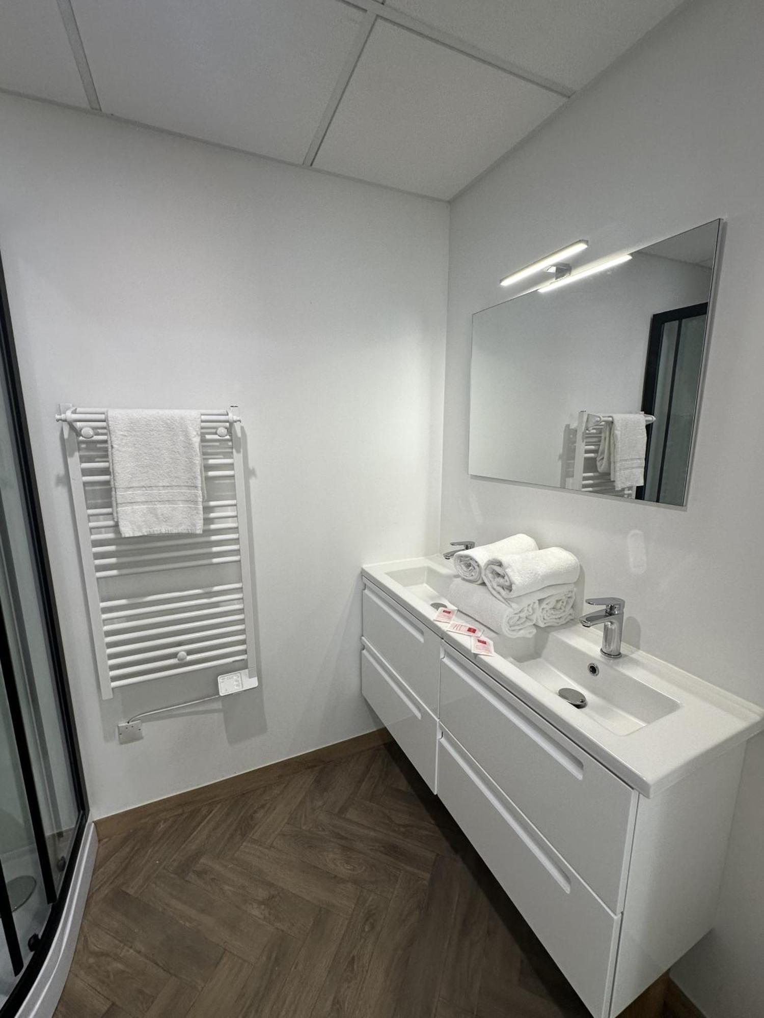 Studio Familial Du Cloitre Narbonne Exterior photo